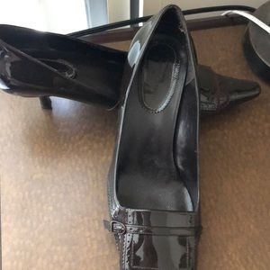 Chocolate pointy toe kitten heels